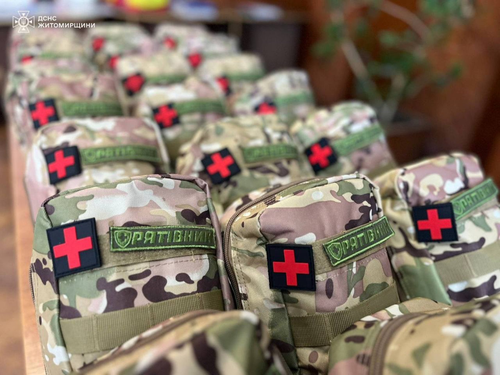 Спеціальні аптечки передали рятувальникам ДСНС Житомирщини