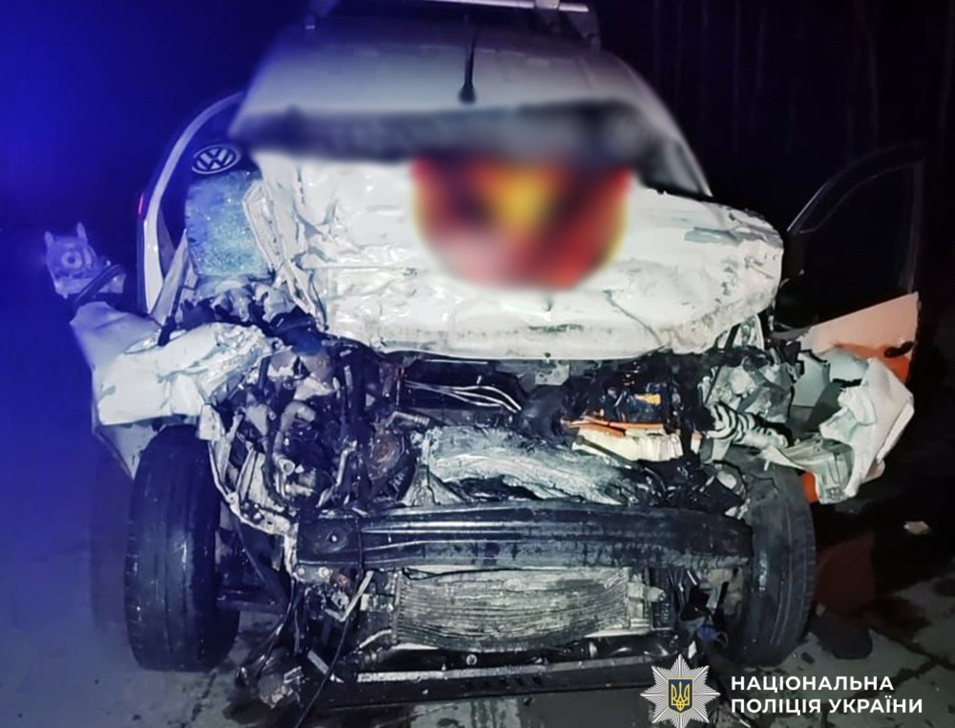 Двоє чоловіків загинули в ДТП: легковик зіткнувся з вантажівкою