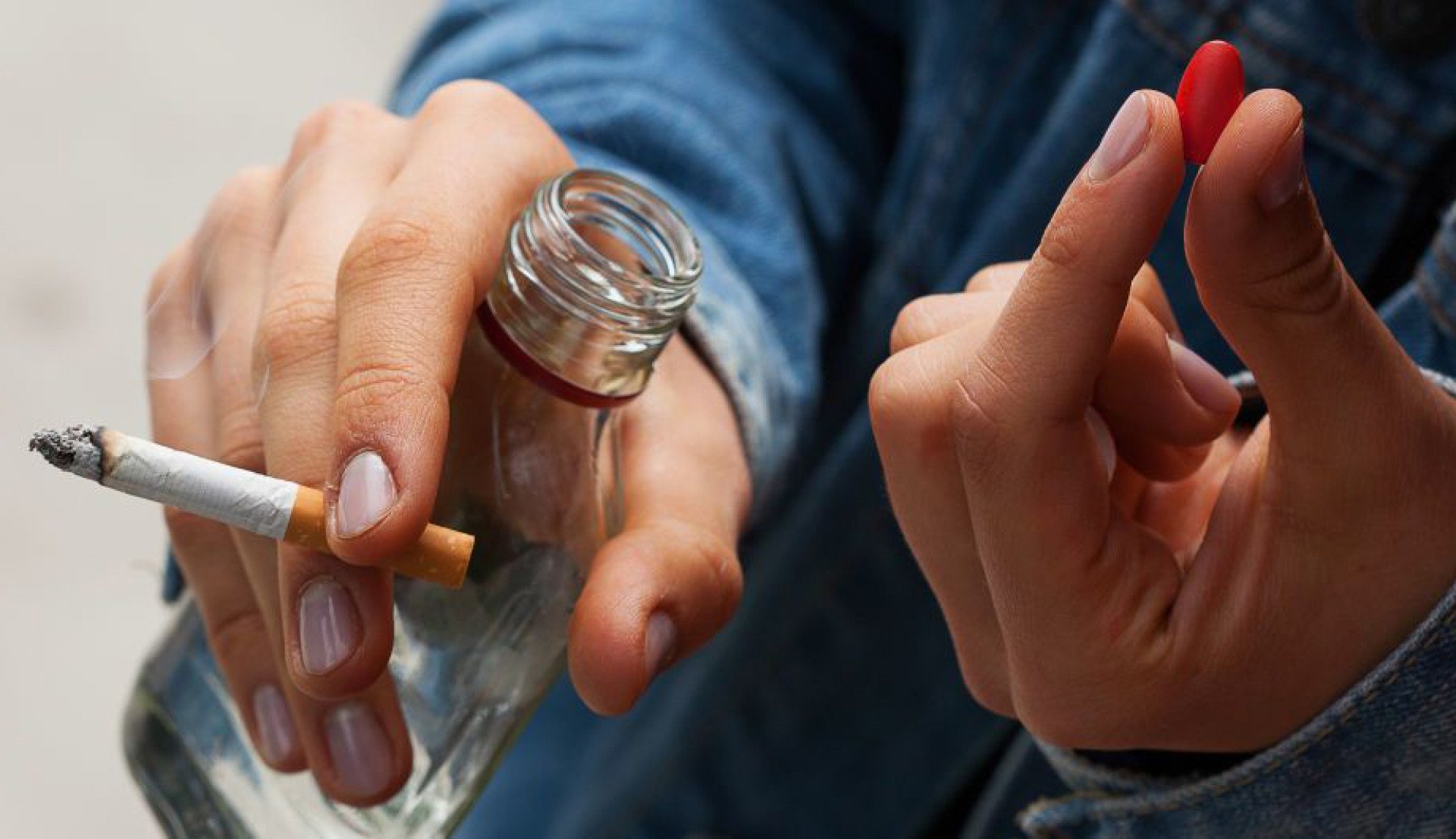 Заборонено у школах зброю, наркотики, усе куриво та енергетики: рішення Кабміну