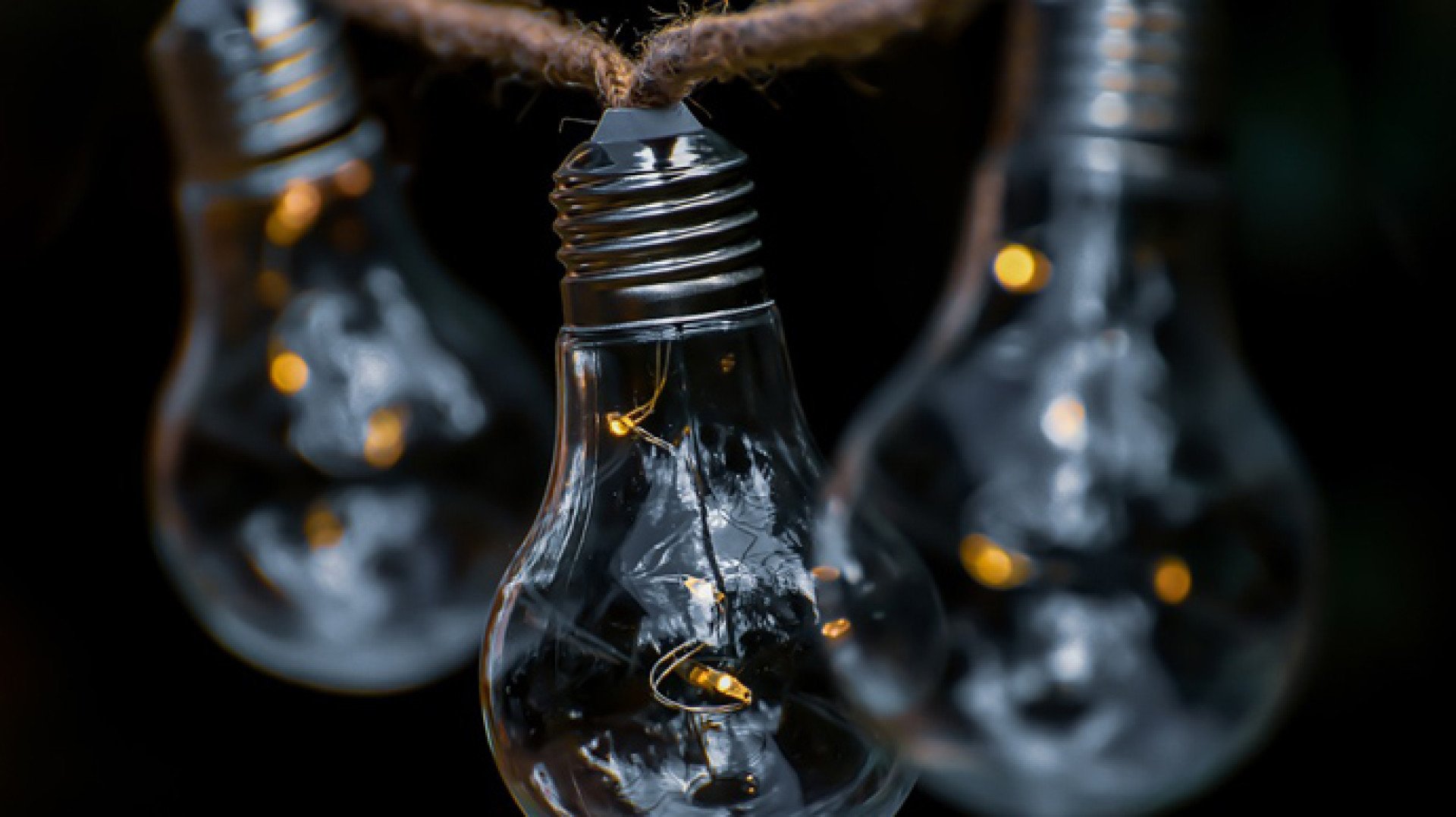 Графік планових відключень електроенергії на 19 лютого в Житомирській області