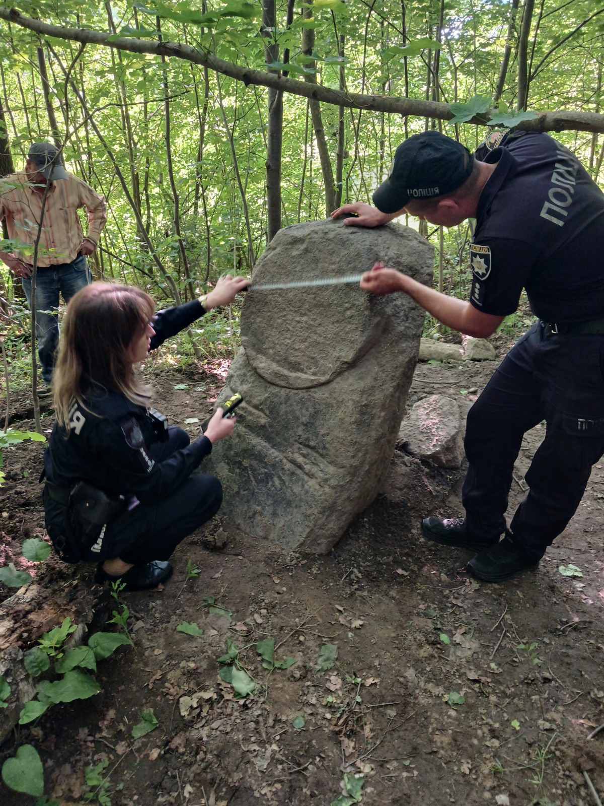 На Житомирщині знайшли стародавню «кам’яну бабу»