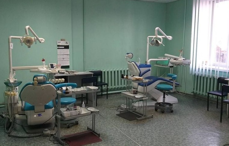 Безоплатна стоматологія для Захисників і Захисниць у Житомирі: проводять протезування і лікування