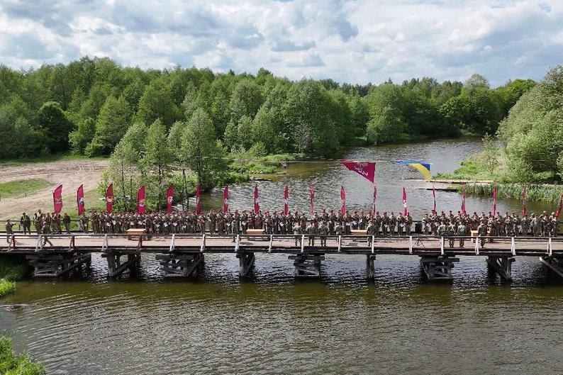 На Житомирщині курсанти пройшли випробування та отримали марунові берети