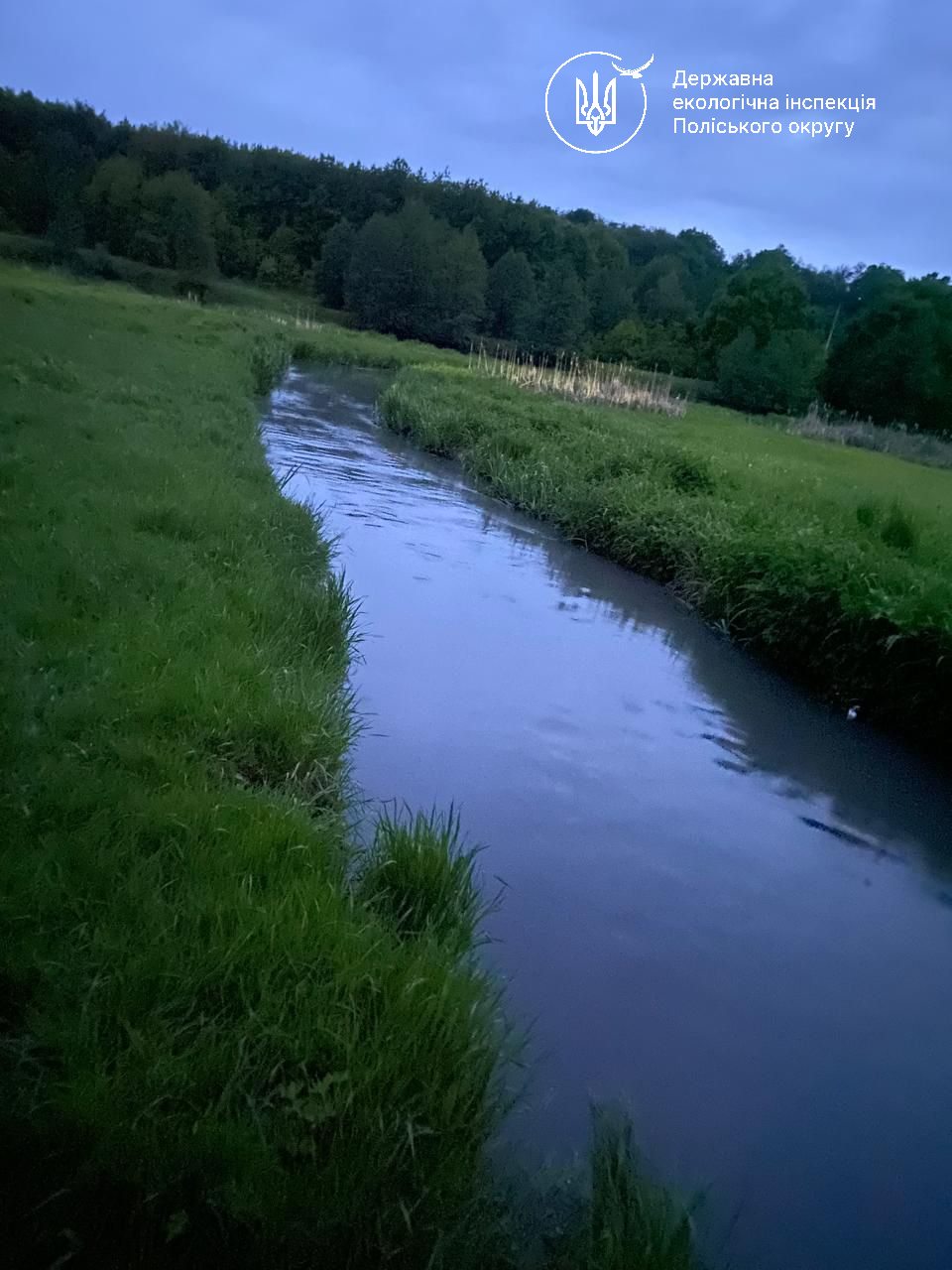 Екологи відібрали проби води у Тетереві через загрозу забруднення річки внаслідок аварії на водоканалі