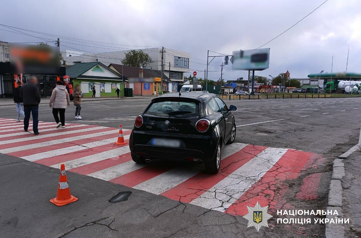 За кермом «Alfa Romeo» не побачила пенсіонерку: ДТП у центрі Звягеля